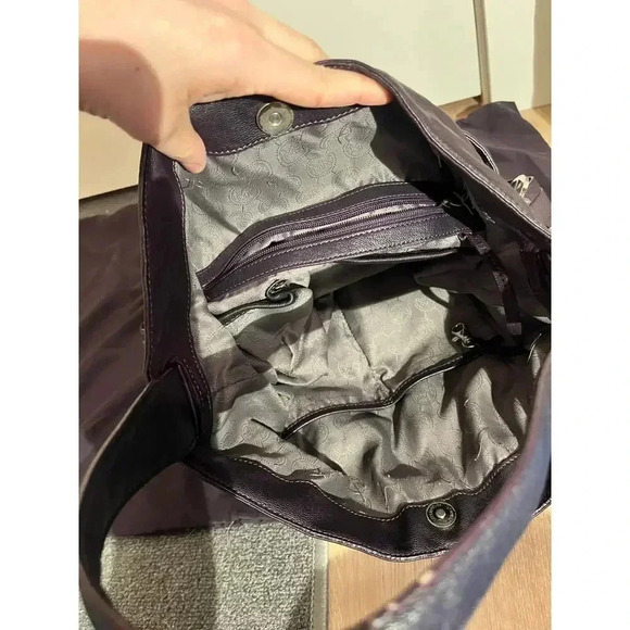 Michael Kors purple hobo shoulder bag with silver hardware - Picture 4 of 7